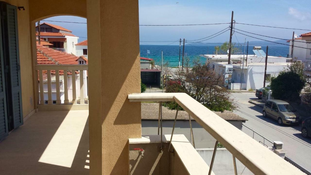 Zach'S House Nea Roda Exterior foto